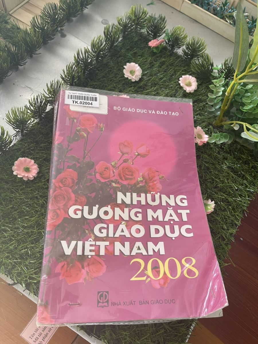 GIỚI THIỆU SÁCH THÁNG 11/2023 - CUỐN SÁCH:  "NHỮNG GƯƠNG MẶT GIÁO DỤC VIỆT NAM 2008"