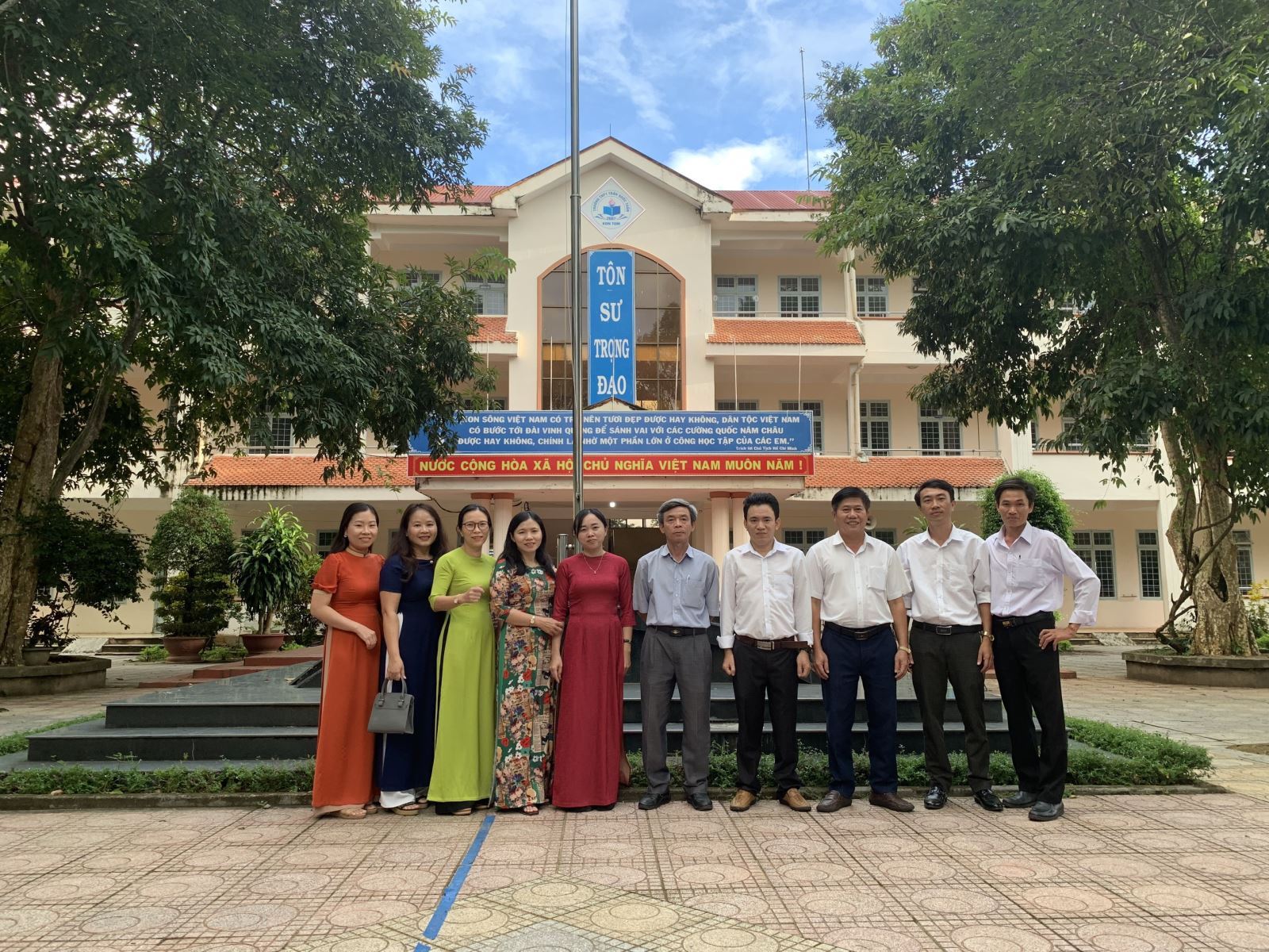 Thành viên tổ Toán trường THPT Trần Quốc Tuấn năm 2023 - 2024