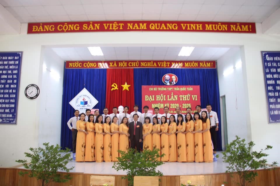 CHI BỘ TRƯỜNG THPT TRẦN QUỐC TUẤN TỔ CHỨC THÀNH CÔNG ĐẠI HỘI CHI BỘ LẦN THỨ VI, NHIỆM KỲ 2020-2025