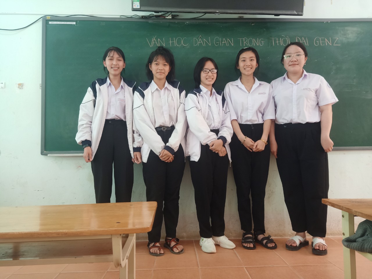 HỌC SINH TẬP VIẾT BÁO CÁO NGHIÊN CỨU – GHI NHẬN TỪ VIỆC TRIỂN KHAI DẠY HỌC DỰ ÁN CỦA TỔ NGỮ VĂN